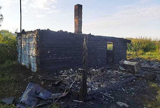 Двое детей и их родители погибли в горящем доме под Новосибирском