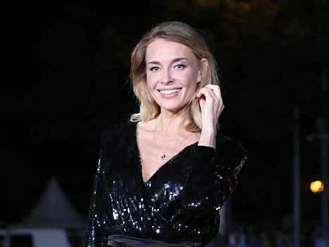 «Совсем из ума выжила»: Толкалина сняла трусы на улице