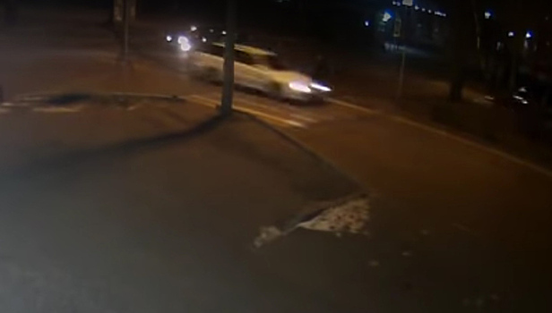 В Хакасии на пешеходном переходе насмерть сбили мужчину. Видео