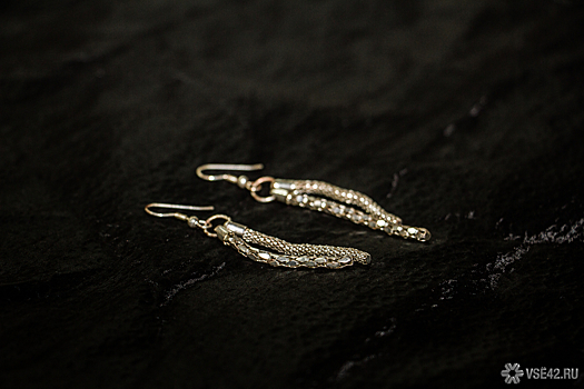 Обряд исцеления: в Кузбассе цыганка сорвала сережки прямо с ушей пенсионерки