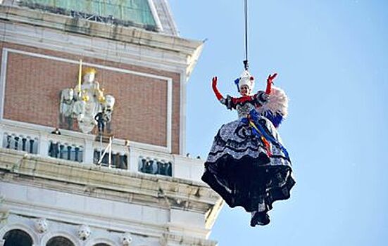 Полет ангела открыл карнавал в Венеции