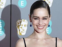 Звезда «Игры престолов» Эмилия Кларк призналась, что отказывается смотреть «Дом Дракона»