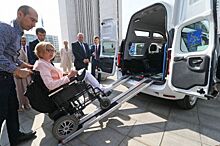 В Свердловской области появились машины такси для инвалидов-колясочников