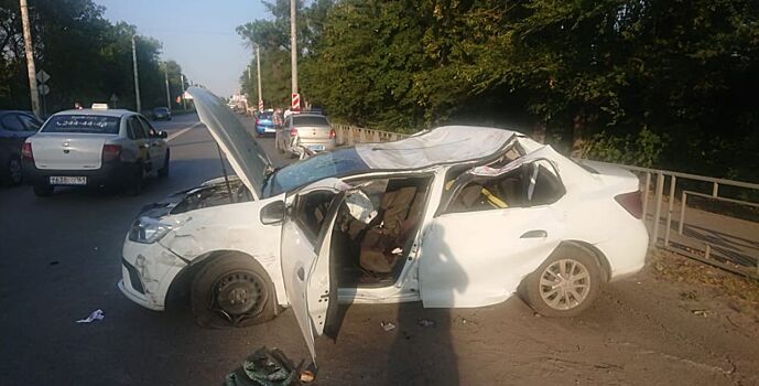 В Ростовской области в ДТП пострадала семья
