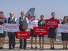 Бастующие бортпроводники Канады пока не достигли соглашения с авиакомпанией