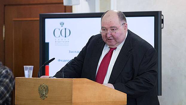Суд приговорил экс-сенатора Шпигеля к 11 годам колонии за взятку