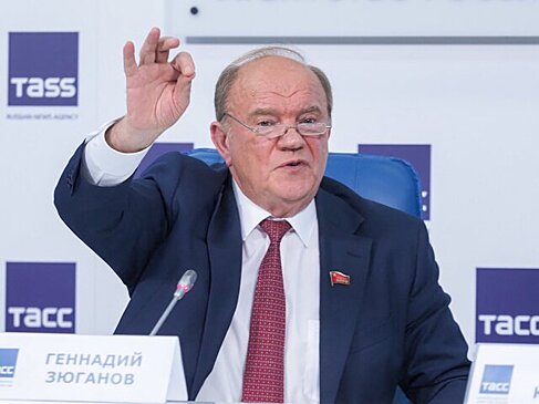 Зюганов ответил на приглашение медиков посетить "красные" зоны