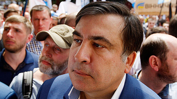 СМИ: Саакашвили задержал пресс-конференцию, так как пил до утра