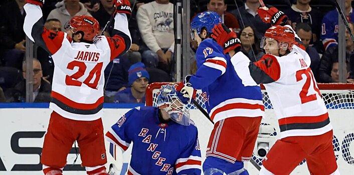 «Рейнджерс» проиграли все 6 матчей дома в этом сезоне, разница шайб – 6:18. После 0:3 от «Каролины» болельщики освистали команду Салливана