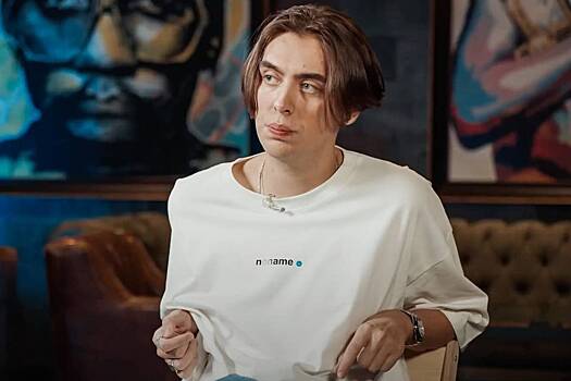 Комик с ТНТ рассказал о ночном караоке со стриптизершами