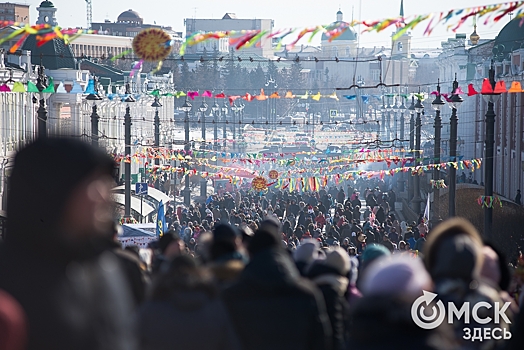 На Масленицу в Омске пришли тысячи людей