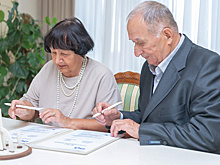 Глава Салехарда поздравил семью Савчук с золотой свадьбой