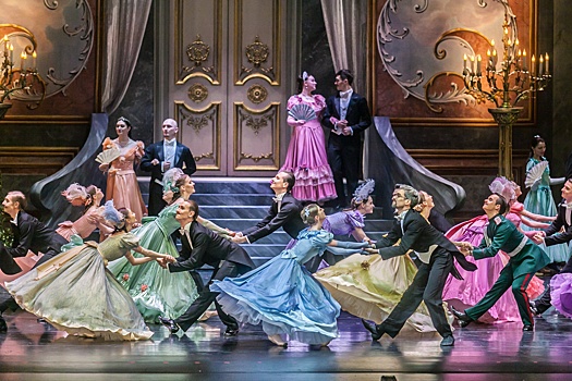 В Новосибирске впервые состоялся показ балета "Анюта" в постановке легендарного Владимира Васильева