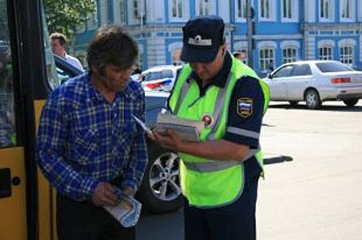 В Барнауле проверили поведение водителей общественного транспорта за рулём