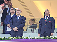 Глава RFEF сделал непристойный жест рядом с королевой и ее дочерью