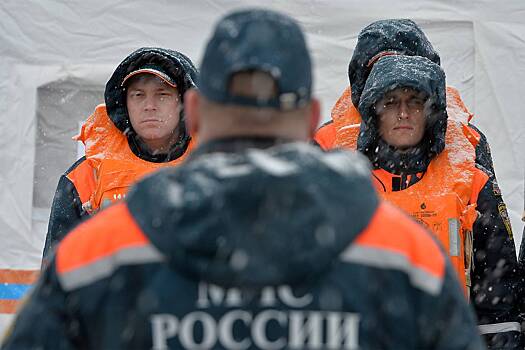 Туристы захотели увидеть вулканы на Камчатке ночью и оказались в снежном плену