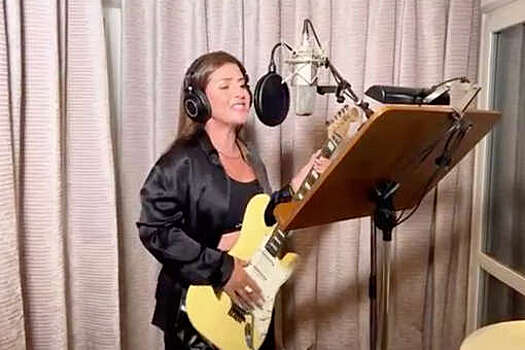 Певица Жасмин поддержала протесты в Кишиневе, исполнив песню "Перемен" Цоя