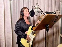 Певица Жасмин поддержала протесты в Кишиневе, исполнив песню "Перемен" Цоя