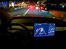 Видео: Tesla с новым автопилотом передвигается ночью по оживленным улицам