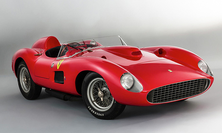 Лионель Месси — Ferrari 335 S Spider Scaglietti. Гараж Месси может впечатлить даже самого требовательного коллекционера. Аргентинец владеет десятком дорогих автомобилей. В 2016 году на аукционе Artcurial он приобрел Ferrari 355 S Spider с кузовом работы Серджио Скальетти стоимостью 36 млн долларов. Автомобиль оснащен двигателем V12 объемом 4,0 литра и мощностью 390 л.с. Spider может разгоняться свыше 300 км/ч