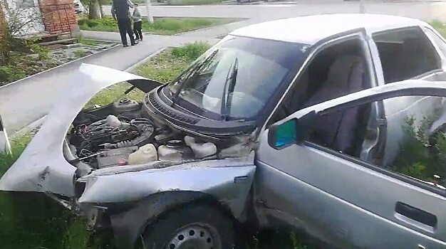 В Ростовской области на цимлянском шоссе столкнулись две иномарки