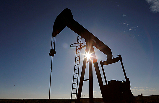 Вслед за американским обвалился и европейский рынок нефти