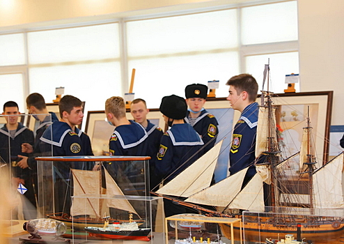 В Санкт-Петербурге открылась уникальная выставка, посвященная 325-летию Российского флота