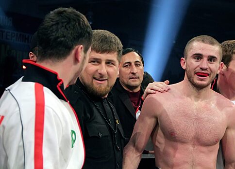 Кадыров раздал бойцам мерседесы и миллионы