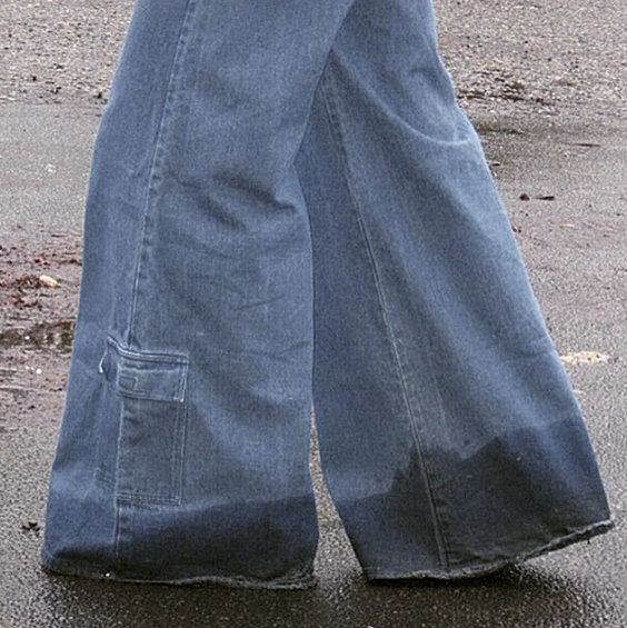 А ведь когда-то подвернутые штаны считались моветоном