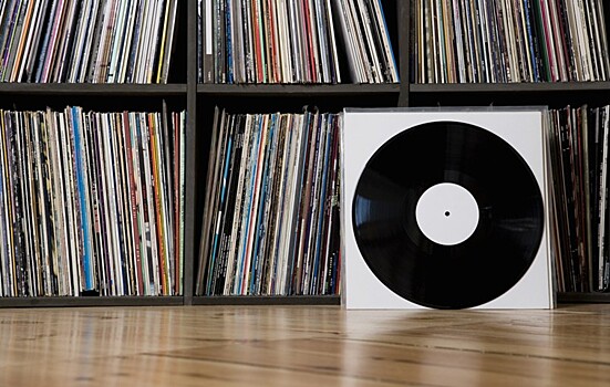 Виниловые пластинки могут обогнать по продажам CD-диски впервые за 30 лет