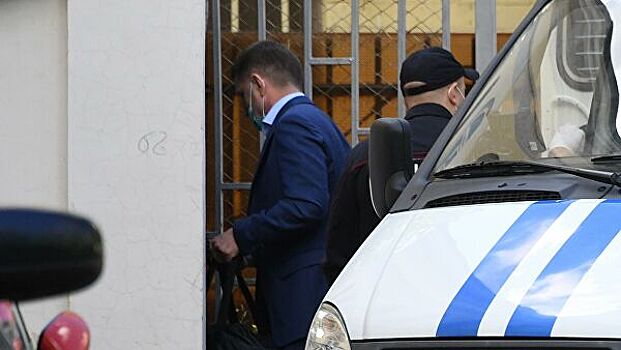 Фургала доставили в Басманный суд Москвы