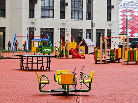 Депутат Миронов предложил увеличить штраф за распитие алкоголя на детских площадках