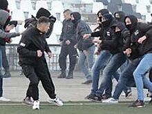 Россиянин, виновный в беспорядках на матче в Болгарии, арестован на 10 суток