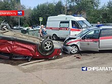 В Энгельсе «Kia» перевернулась на крышу от удара о машину Росгвардии