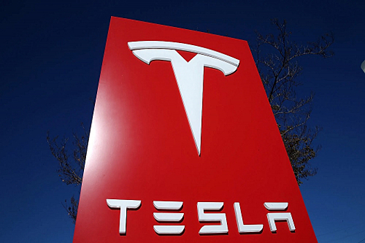 У Tesla кое-что отстегивается само собой, власти начали расследование