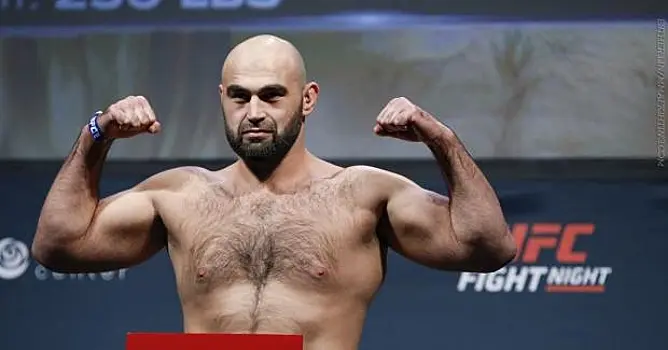 UFC разорвал контракт с российским тяжеловесом Шамилем Абдурахимовым