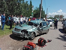 В Башкортостане столкнулись автомобиль такси и «Газель», есть пострадавшие