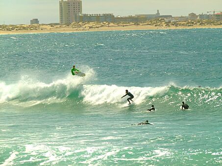 Заглавное изображение Серф-лагерь Maximum Surfcamp