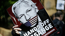 Основатель WikiLeaks перенес инсульт в тюрьме