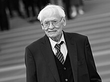 Михалков назвал нестареющими фильмы умершего Наумова