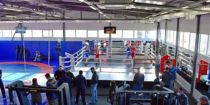 В Крымском поселке по благотворительной программе открыт новый современный спортзал