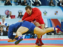 Два свердловских спортсмена завоевали золотые медали на чемпионате мира по самбо в Румынии