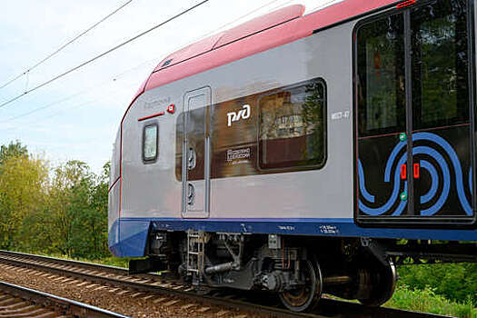 В РЖД показали эскиз обтекаемой передней части поезда для движения по ВСМ