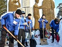 «Старая гвардия» в строю. Отряд ветеранов участвует в «Снежном десанте»