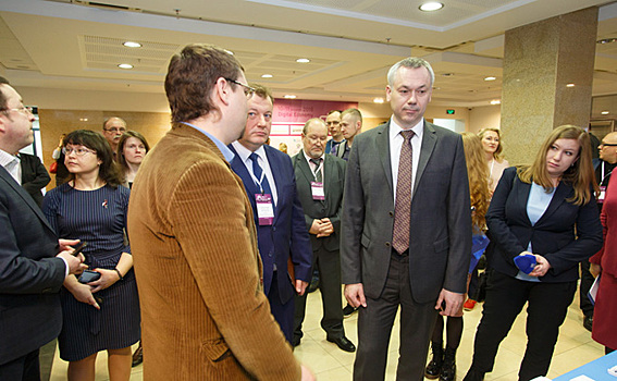 Форсировать развитие IT-отрасли предложил Андрей Травников