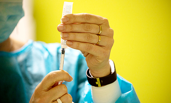 Дания приостановила использование вакцины AstraZeneca