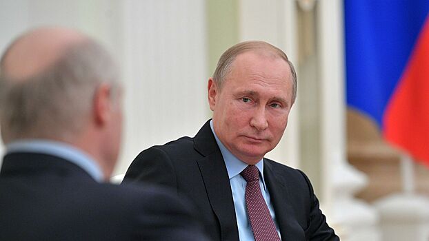 «Под елочку»: Лукашенко преподнес подарок Путину