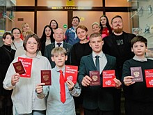 Дети стали взрослыми. Школьникам из нашего округа вручили их первые паспорта