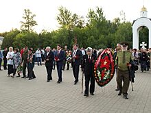 День памяти и скорби в Калуге начался с митинга-реквиема