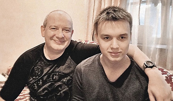 Как выглядит взрослый сын Дмитрия Марьянова, которого актер долго скрывал?